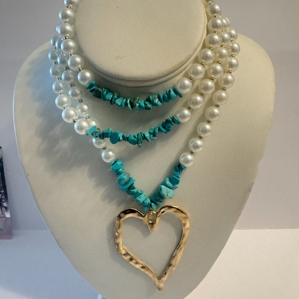 HEART Elegant Statement Necklace – Timeless Chic Style - Picture 4 of 8